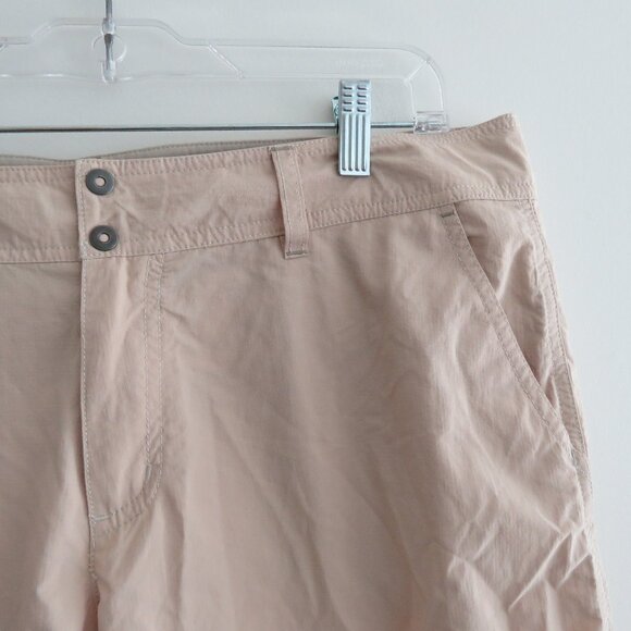 COLUMBIA Coral Point III Omni Shade Shorts in Fossil Tan Outdoor Gorpcore 14 NWT - Picture 3 of 16
